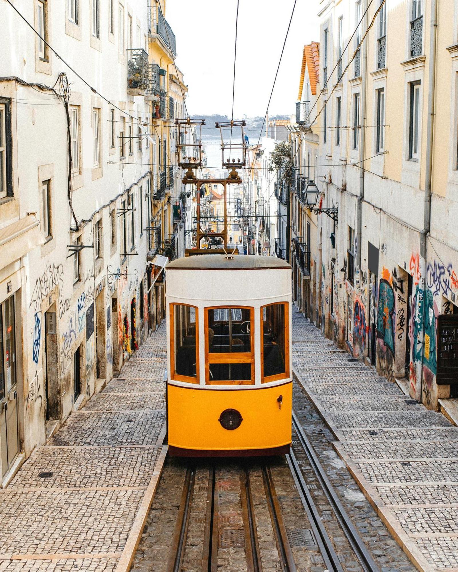 C2 Bairro Alto 18th Century Beautiful *